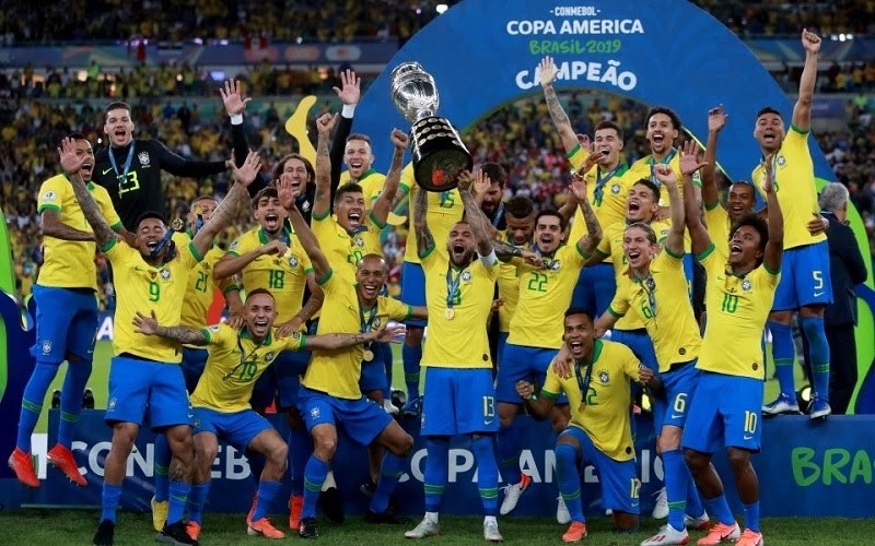 Soi k&egrave;o b&oacute;ng đ&aacute; Brazil